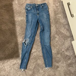 Medium wash skinny jeans